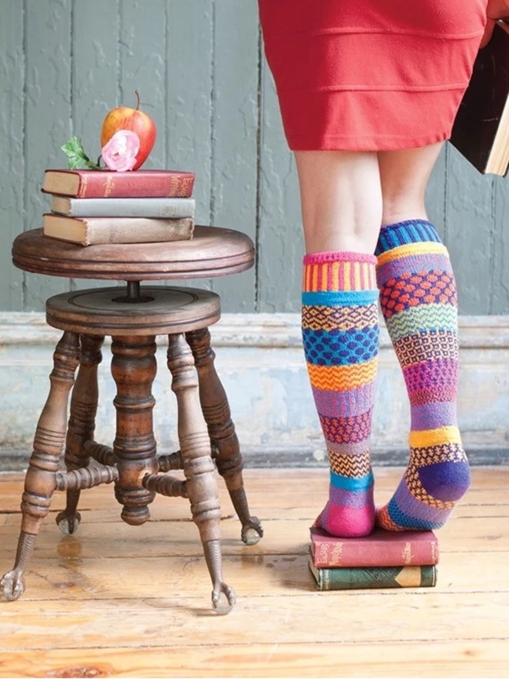 Solmate socks sz 8-10 Carnation multi colored knee socks